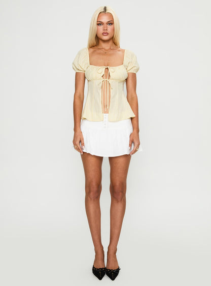 How To Fly Tie Detail Top Yellow